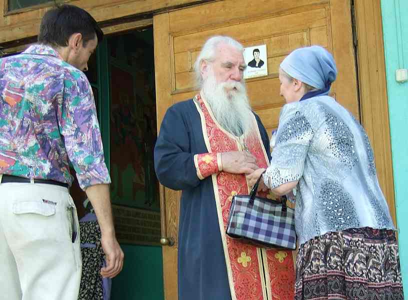 Протоиерей Иоанн Журавлев в Свято-Никольском соборе Русской Православной Церкви в Алматы