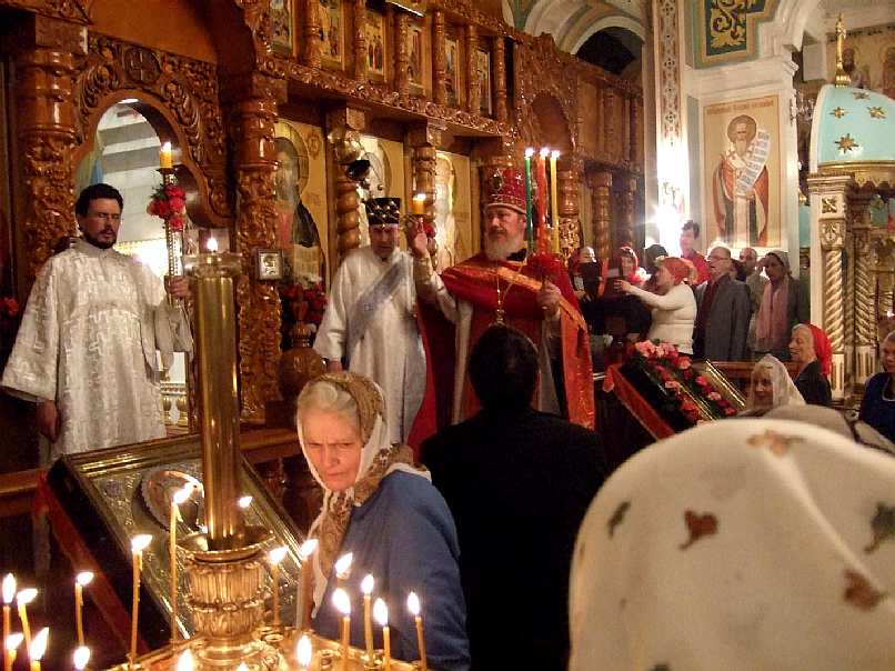 Пасха Христова в Свято-Никольском соборе Русской Православной Церкви в Алматы