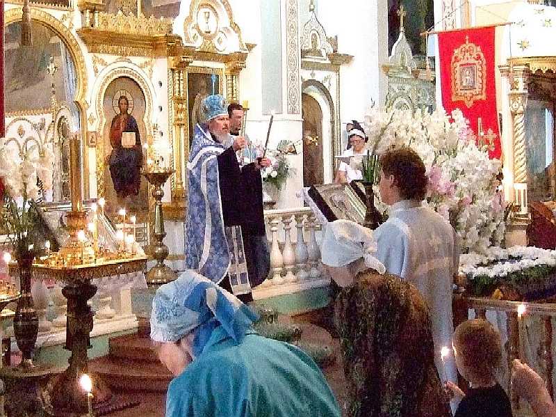 Божественная литургия в Свято-Никольском Соборе в день Успения Пресвятой Богородицы