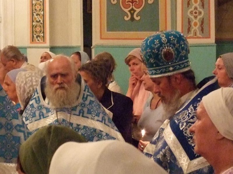 Божественная литургия в Свято-Никольском Соборе в день Успения Пресвятой Богородицы